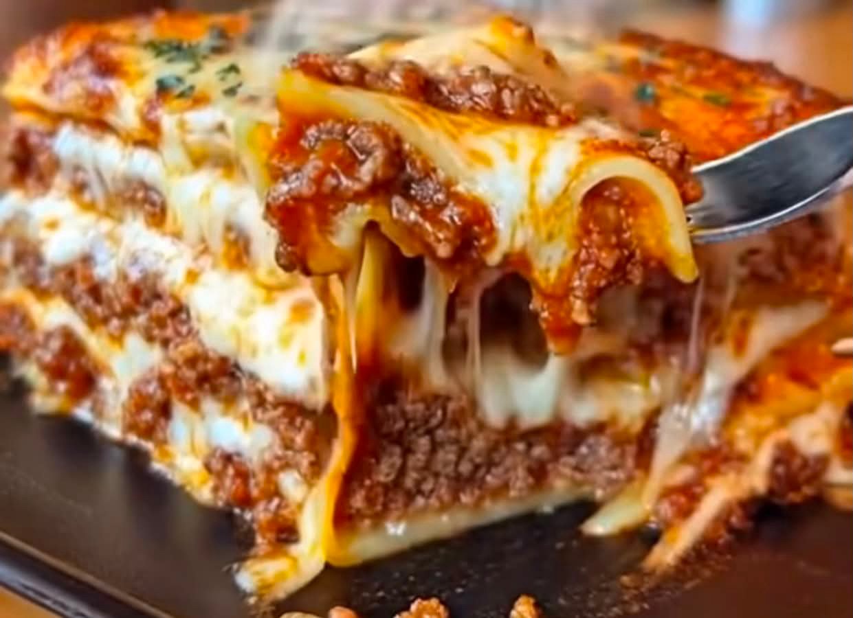 Million Dollar Lasagna: The Ultimate Rich, Creamy, Layered Comfort Food