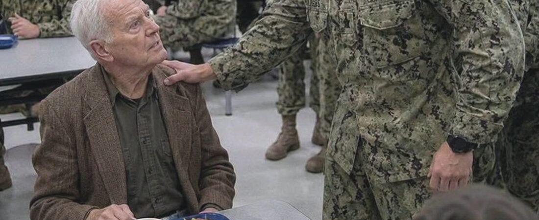 SEAL jokingly asked for the old veteran’s rank—until his reply made the entire mess hall freeze