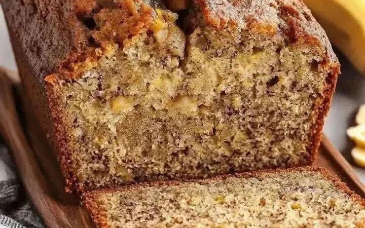 BEST HOMEMADE BANANA BREAD – MOIST, SOFT & EASY CLASSIC RECIPE
