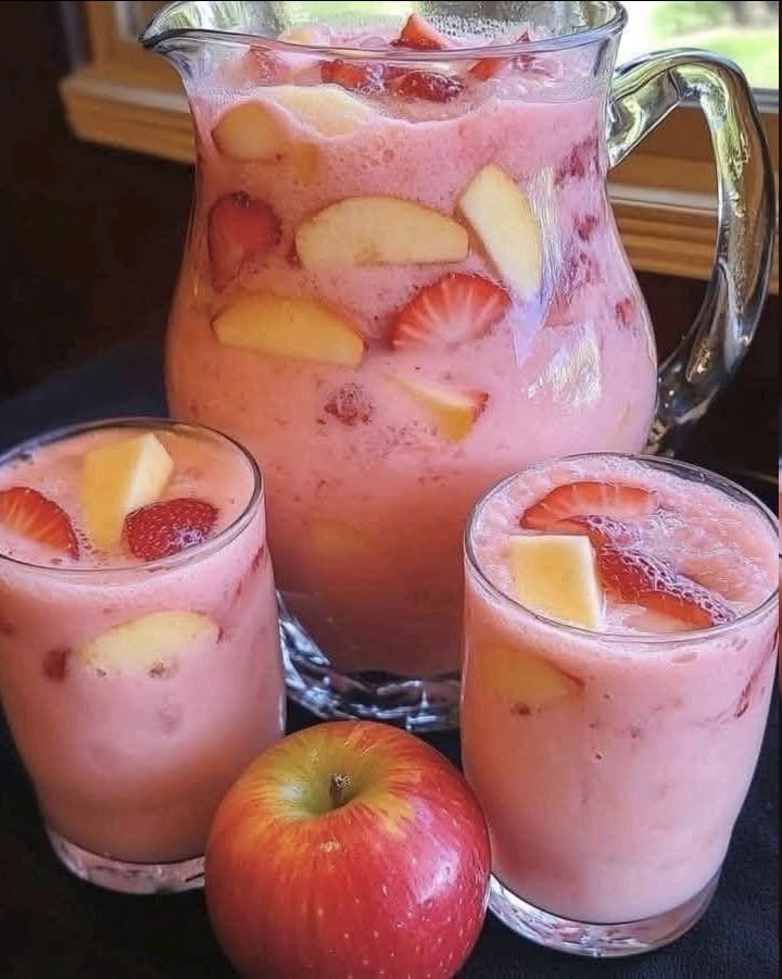 Creamy Strawberry Apple Punch – A Blissful Blend of Freshness & Indulgence