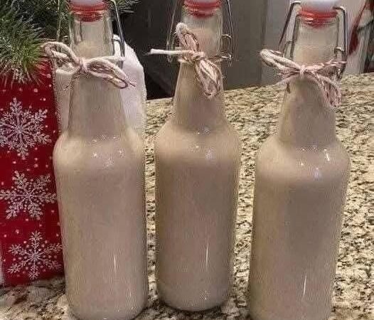 Homemade Baileys for Christmas gifts! It’s 1 tsp cocoa powder, 1 cup heavy whipping cream, 1 cup of whiskey and 1 teaspoon vanilla extract and one 14 ounces can of sweetened condensed milkMust express something to keep getting my recipes….