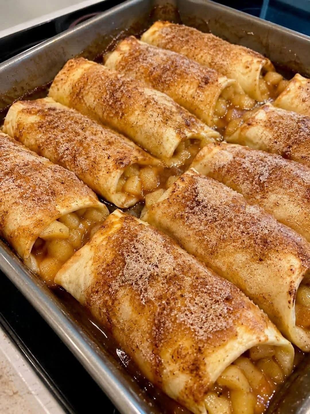 I was craving something sweet without using up all my WW points, so I made these low-point Apple Enchiladas!