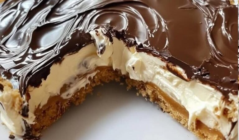 Éclair Cake — The No-Bake, Cream-Filled Dessert That Tastes Like a French Pastry (But Easier Than Baking!)